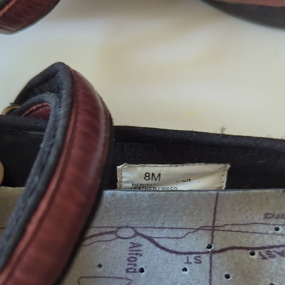 J-41 Women's Burgundy Mary Jane Flats - Picture 4 of 7